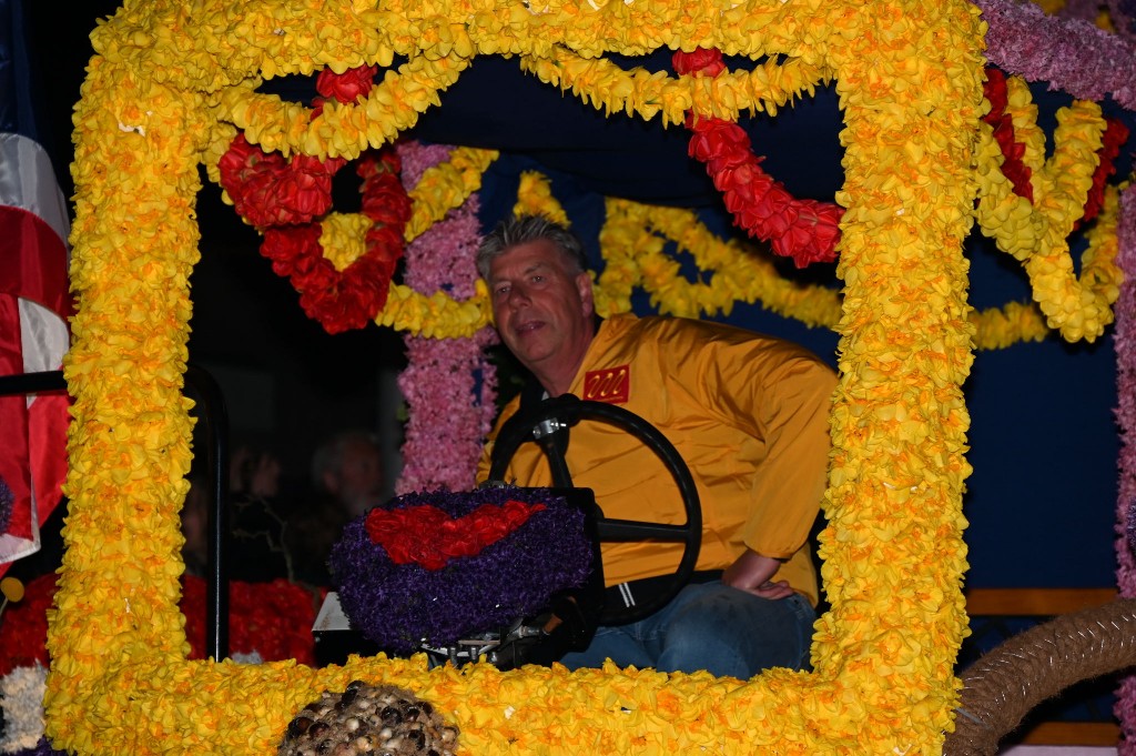 ../Images/Verlicht bloemencorso 2025 085.jpg